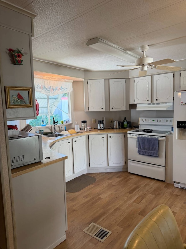 900 Aqua Isles Blvd unit C33, La Belle, FL 33935 - photo 5