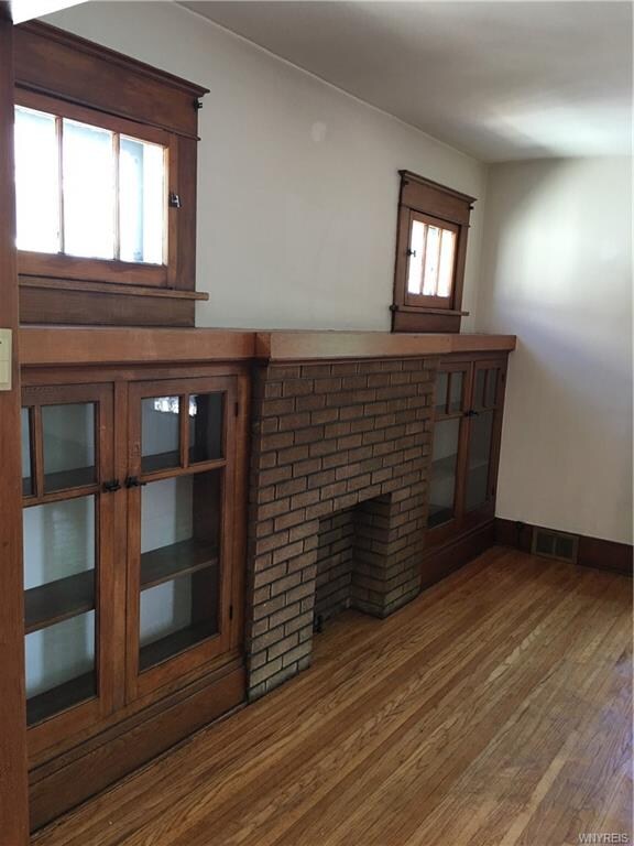 Mantle / Cabinets