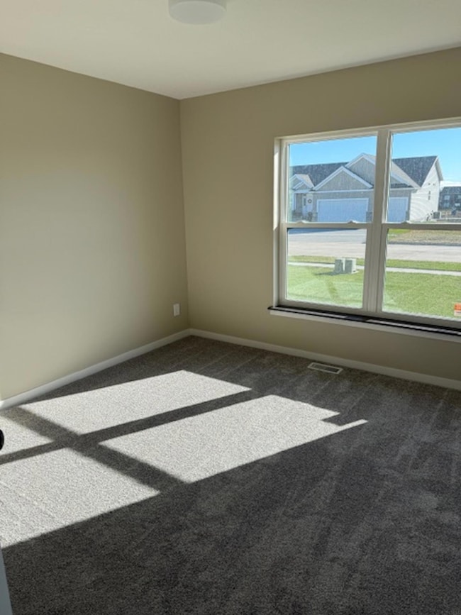 5768 Wall St, Waterloo, IA 50701 - photo 5