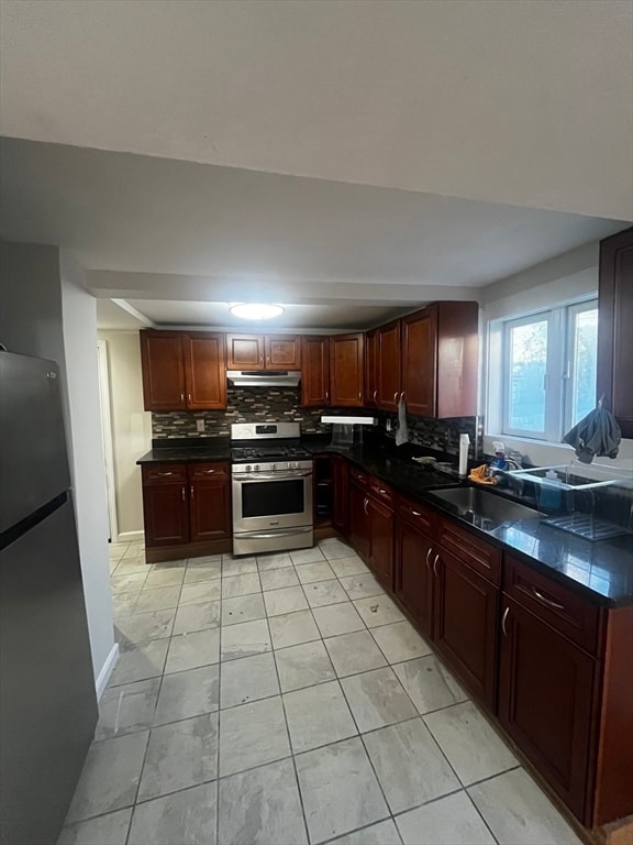 27 Argyle St, Revere, MA 02151 - photo 5