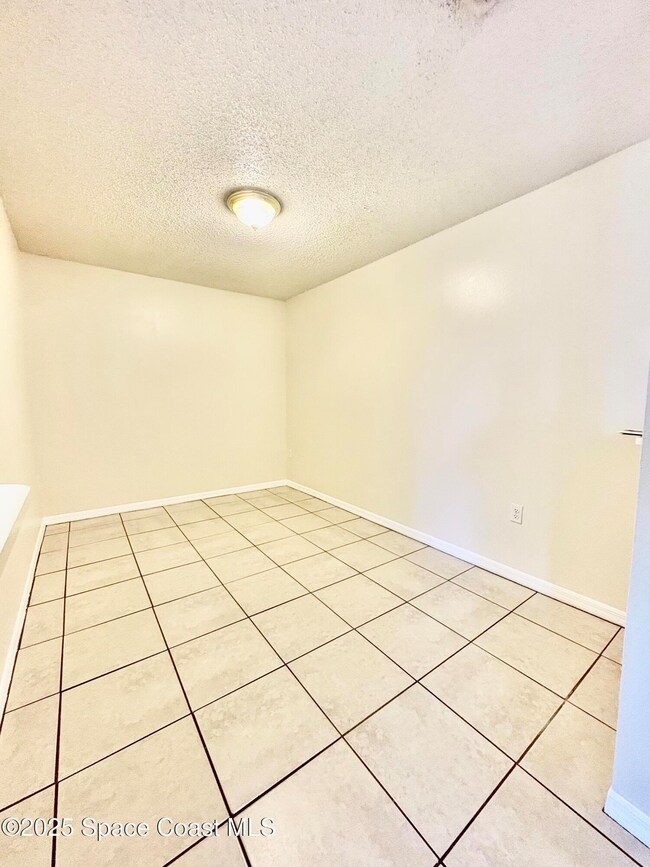 110 Summer Place unit 4, Merritt Island, FL 32953 - photo 3