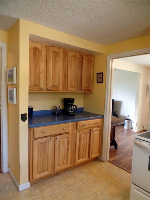 More cabinetry, and coffee area! ...