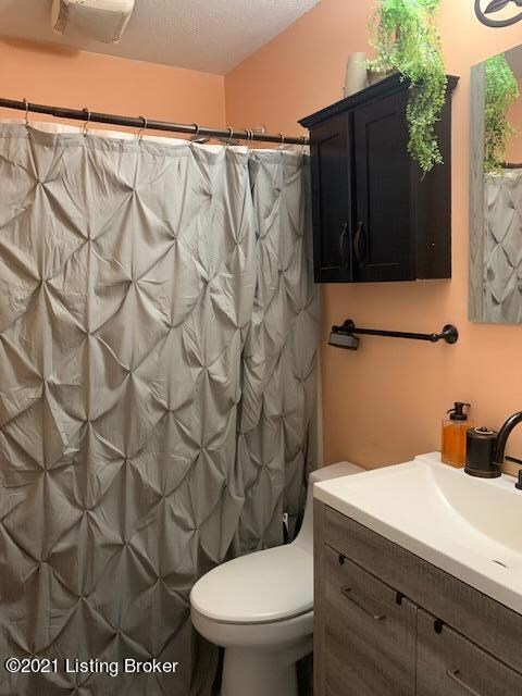 9410 Doewood Ln, Louisville, KY 40291 - photo 7