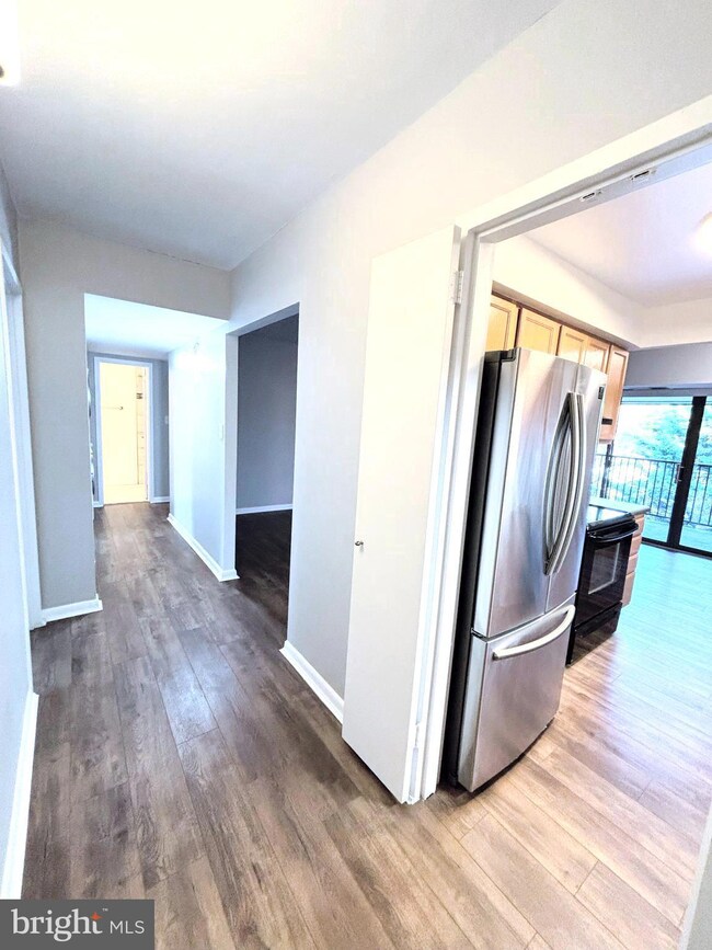 2245 Castle Rock Square unit 21C, Reston, VA 20191 - photo 2