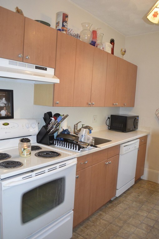 12 Kilsyth Rd unit 3, Brookline, MA 02445 - photo 7