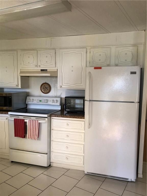 7267 SE Swan Ave, Hobe Sound, FL 33455 - photo 7