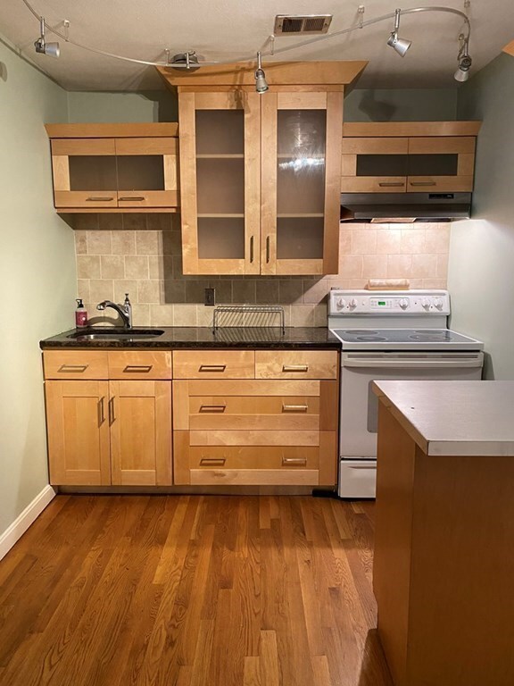 592 American Legion Hwy unit 5, Roslindale, MA 02131 - photo 7