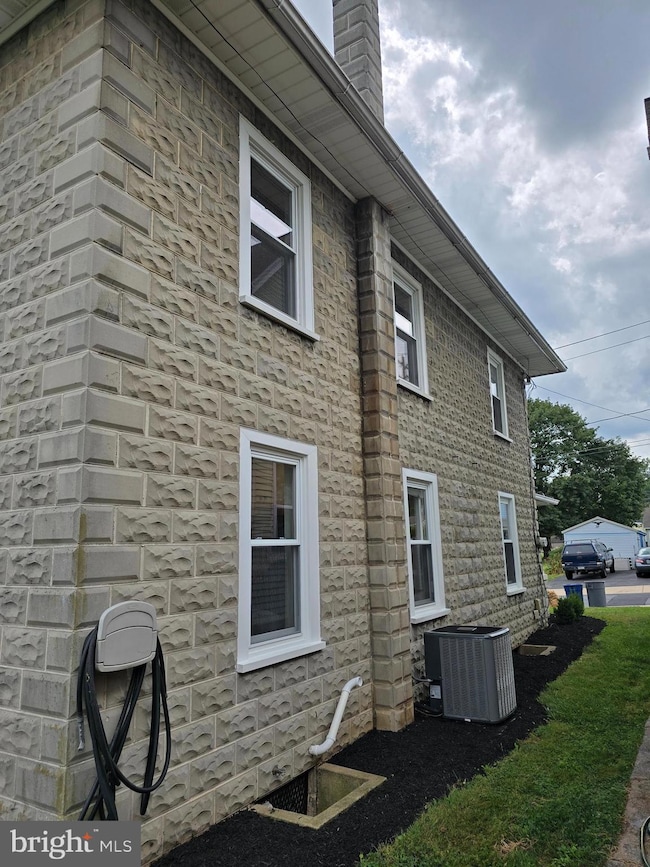 343 N Hanover St, Elizabethtown, PA 17022 - photo 4