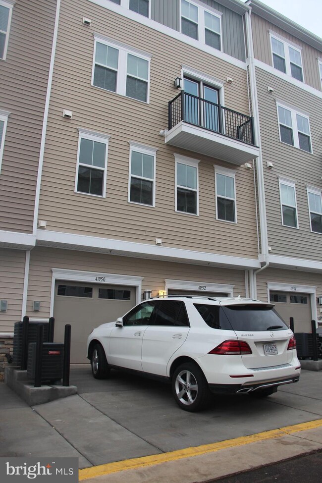 41950 Pickwick Mill Terrace, Dulles, VA 20105 - photo 5