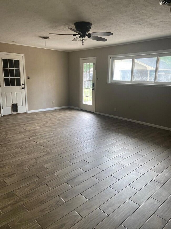 3940 Wickersham St, Bay City, TX 77414 - photo 6