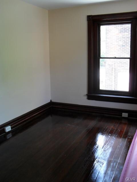 556 N 4th St, Allentown, PA 18102 - photo 7
