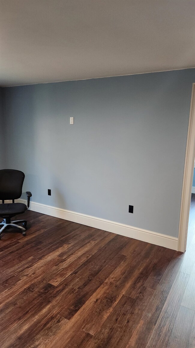 19 Metacomet Lake Dr unit 1, Sandown, NH 03873 - photo 7