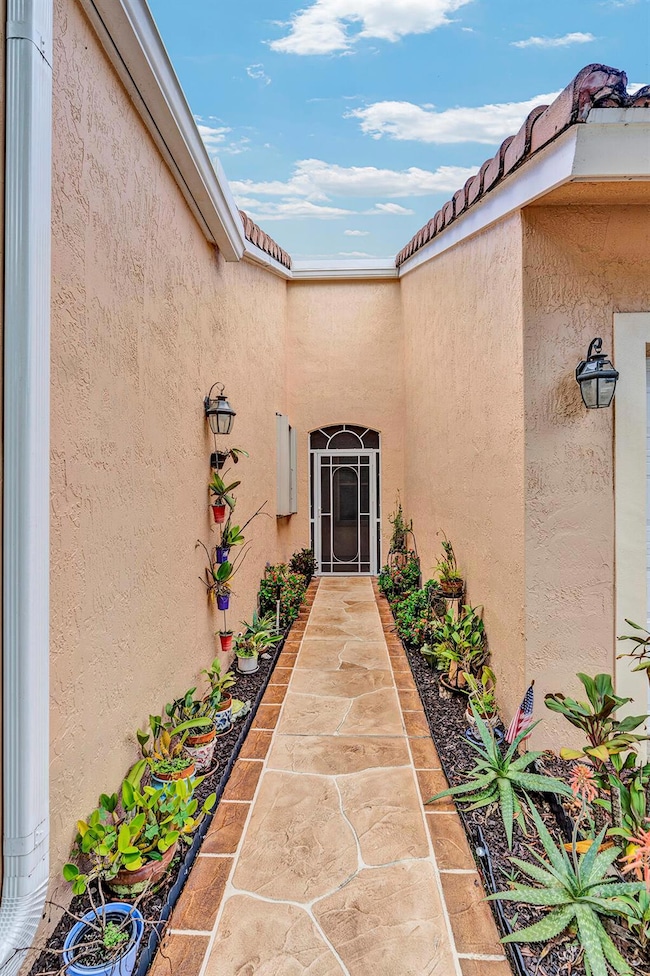 2455 S Coral Trace Cir, Delray Beach, FL 33445 - photo 3