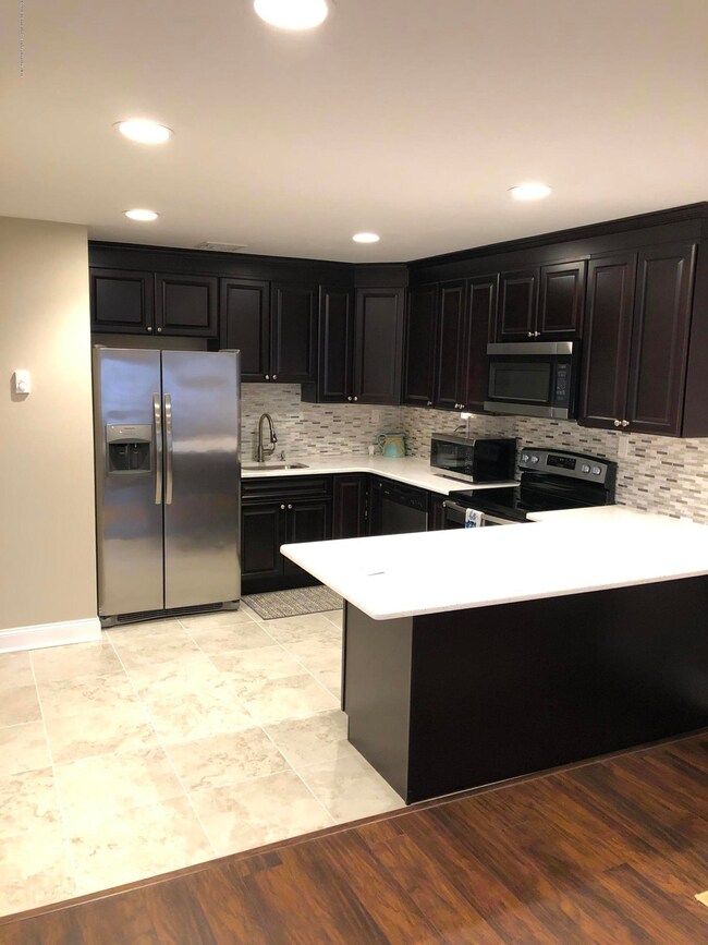 122 Muhlen Platz unit 1000, Freehold, NJ 07728 - photo 3