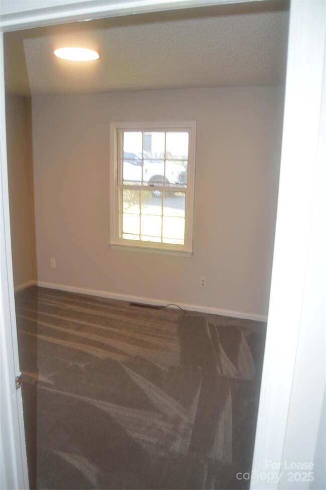 215 Kelly St, Statesville, NC 28677 - photo 7