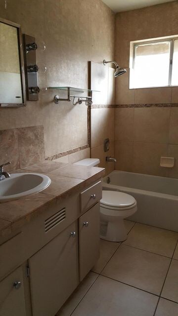 3rd st hall bath
