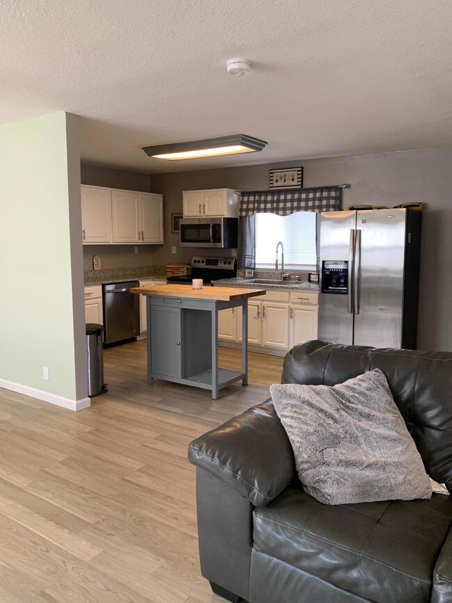 467 Dillon St, Crossville, TN 38555 - photo 6