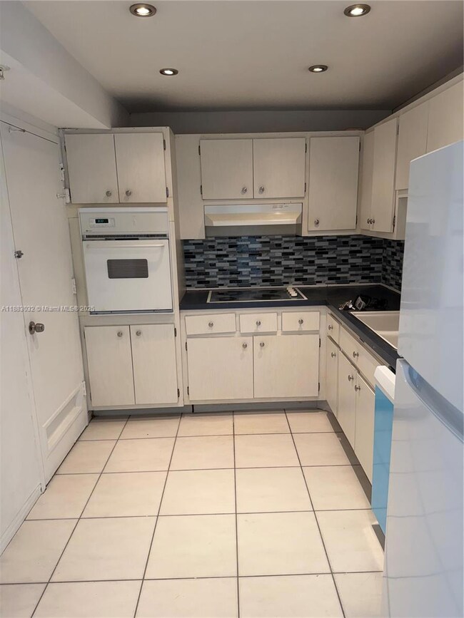 Coastal Towers unit 1227, Sunny Isles Beach, FL 33160 - photo 5