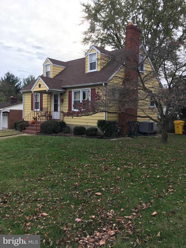 400 Sycamore Rd, Linthicum Heights, MD 21090 - photo 4