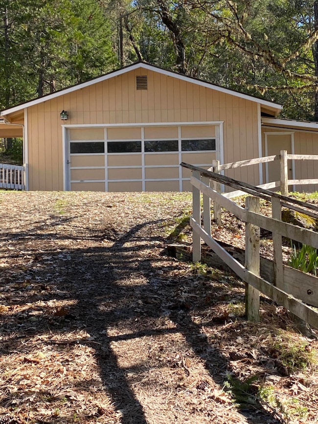 845 Hyde Park Rd, Grants Pass, OR 97527 - photo 2