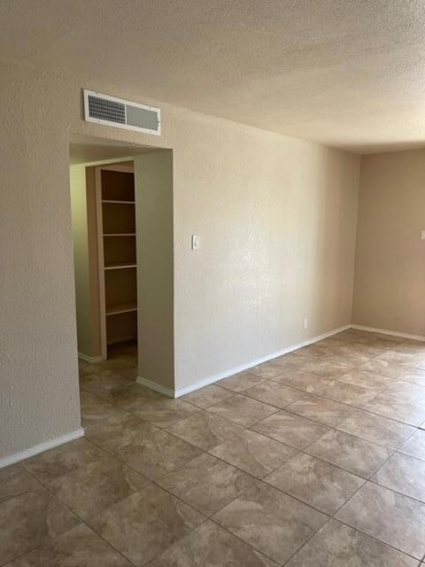 10204 Chinaberry Dr, El Paso, TX 79925 - photo 7