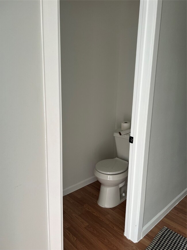 6830 Bethune Dr, Houston, TX 77091 - photo 5