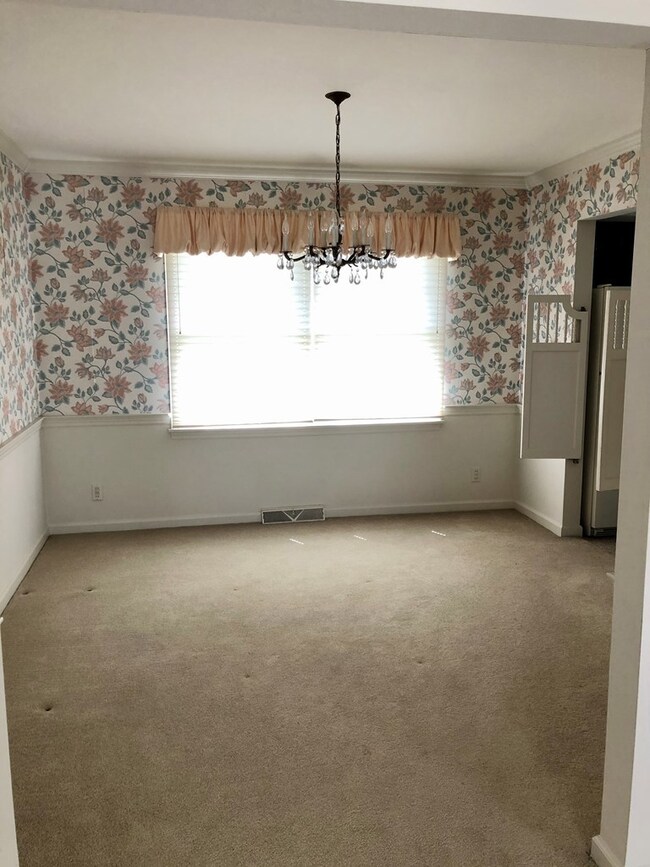 921 W Southern Ave, Bucyrus, OH 44820 - photo 6