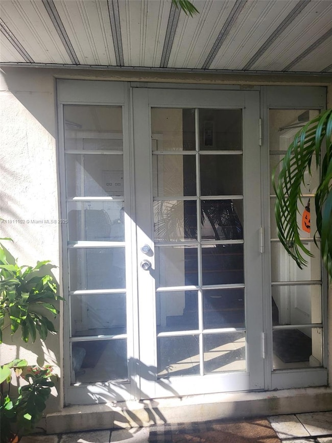 215 Sidonia Ave unit 4, Coral Gables, FL 33134 - photo 2