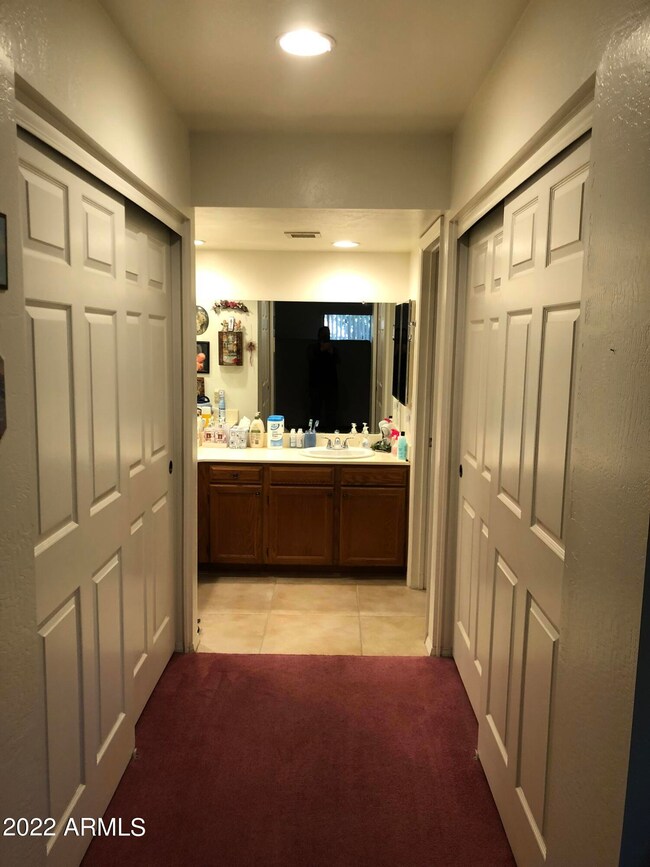 Primary Bath / Closet Hallway