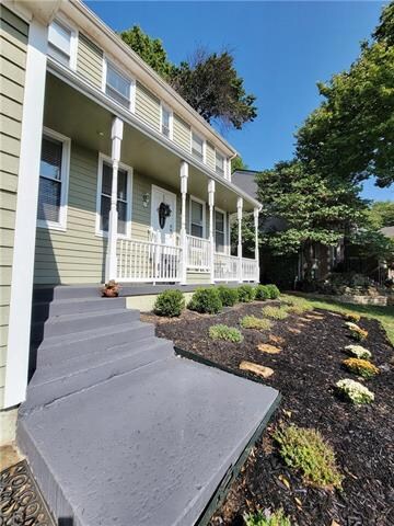 7618 Constance St, Shawnee, KS 66216 - photo 2