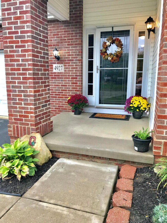 4927 Adwell Front 3