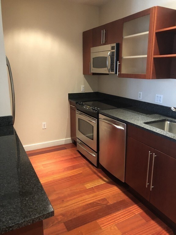 29 Otis St unit 404, Cambridge, MA 02141 - photo 7