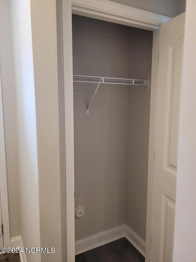 702 Foggy Crossing Ct, Aberdeen, NC 28315 - photo 3