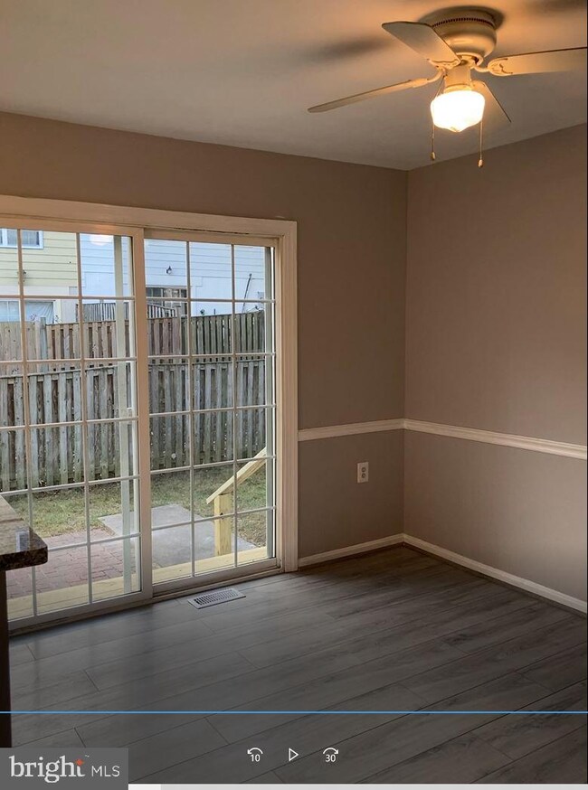 6122 Calico Pool Ln, Burke, VA 22015 - photo 5