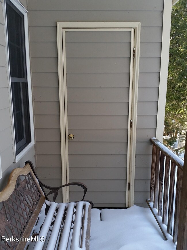 Entrance Porch with storage RS