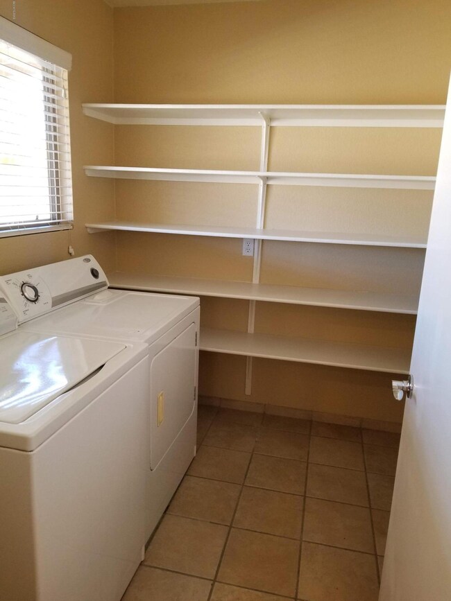 8110 S Teaberry Ave, Tucson, AZ 85747 - photo 3