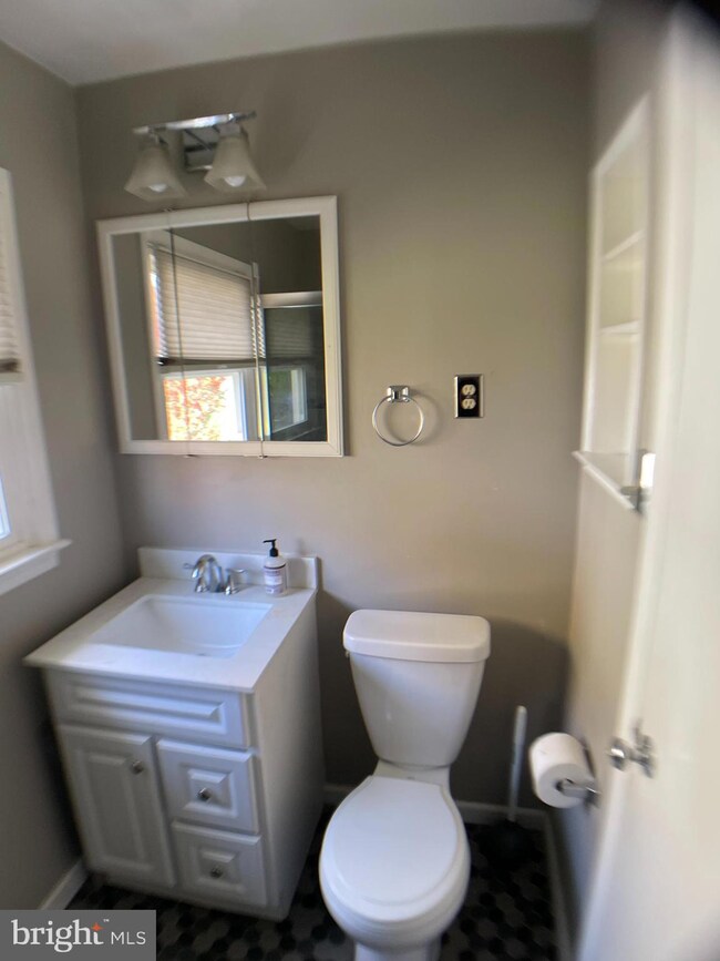 12326 Flamingo Ln, Bowie, MD 20715 - photo 7