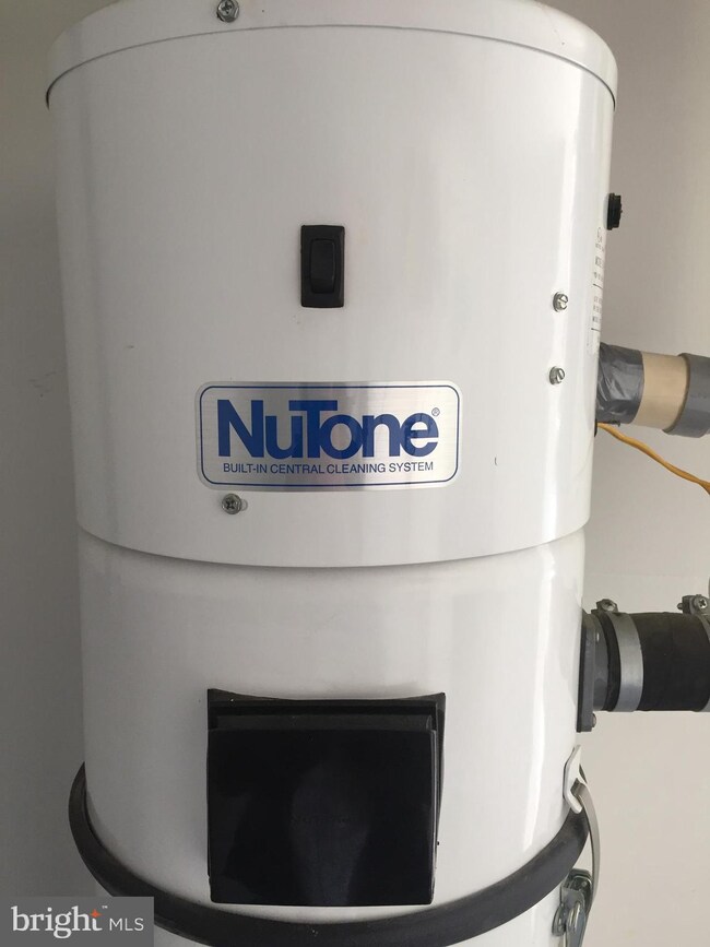 42694 Rolling Rock Square, Chantilly, VA 20152 - photo 7