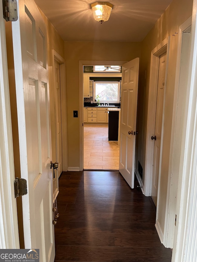 920 Sugar Creek Dr SE, Conyers, GA 30094 - photo 4