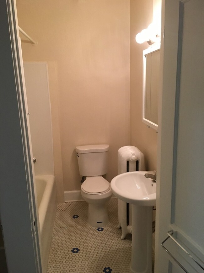 1415 Grand Ave unit U3, Waukegan, IL 60085 - photo 6