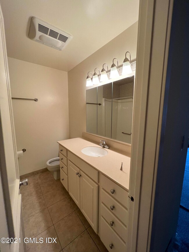 328 Pemberwick Rd unit 5, Greenwich, CT 06831 - photo 7