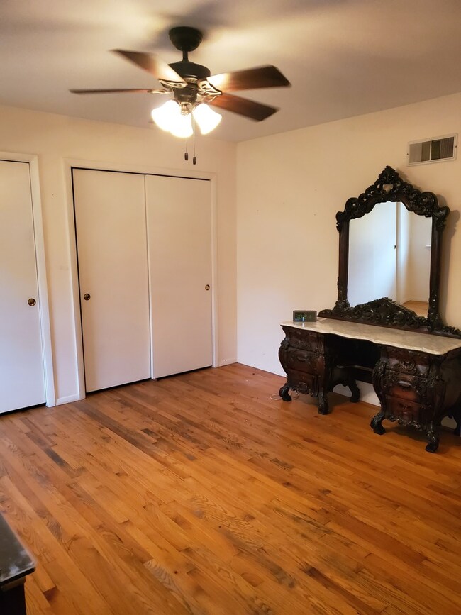 28W497 Douglas Rd unit 3, Naperville, IL 60564 - photo 3