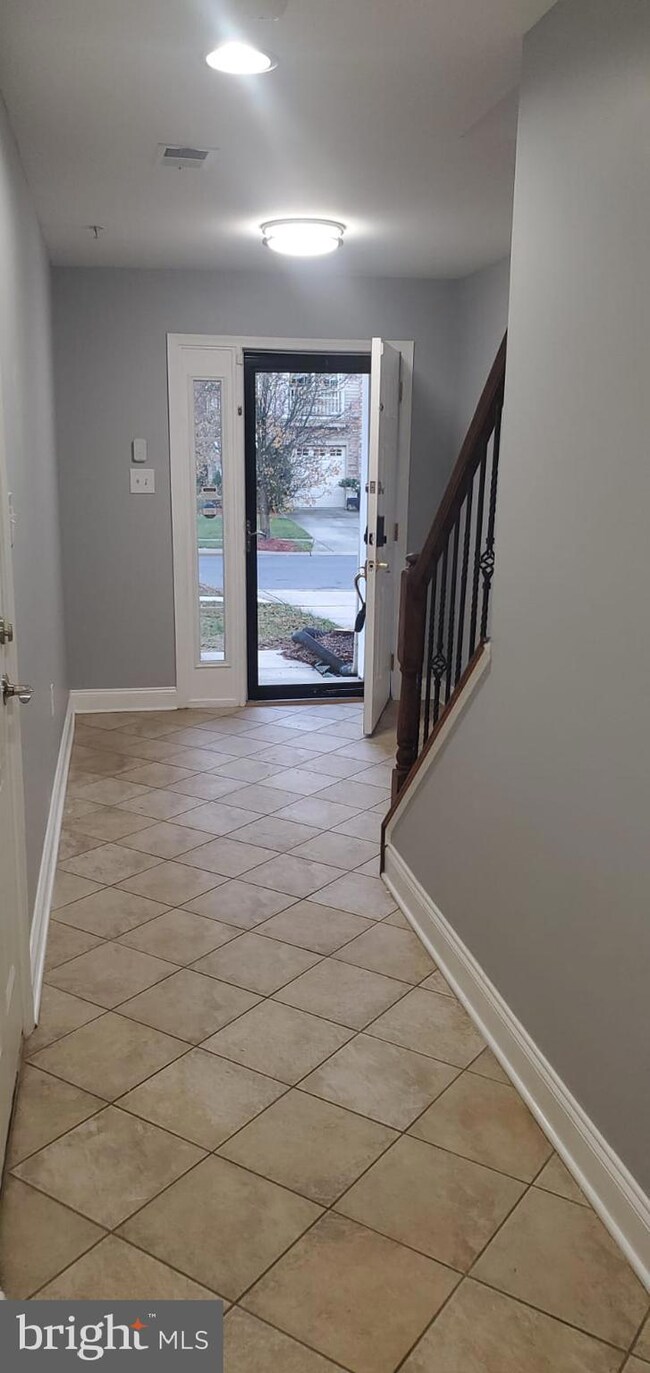 9108 Marlove Oaks Ln, Owings Mills, MD 21117 - photo 6