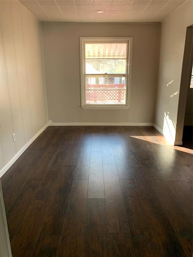 1506 W Hull St, Denison, TX 75020 - photo 6