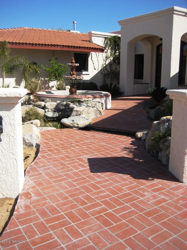 9340 N Calle El Milagro, Tucson, AZ 85704 - photo 4