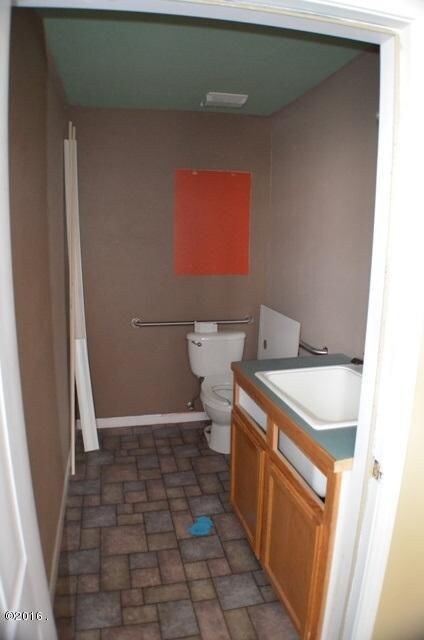 bathroom 4