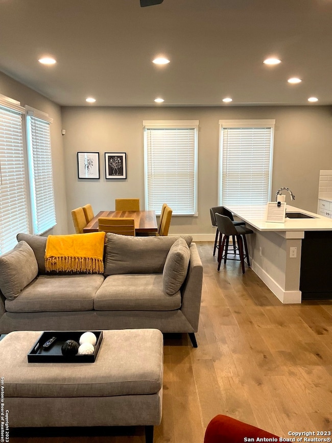 311 E Evergreen St unit BLDG 1, San Antonio, TX 78212 - photo 2