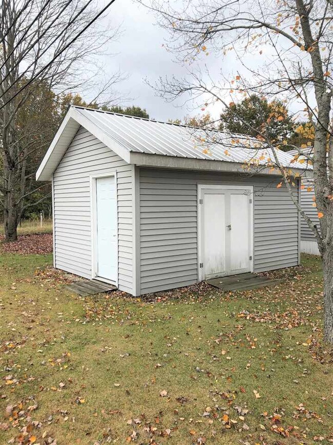 1020 Mountainview Ave unit 1020, Charlestown, NH 03603 - photo 5