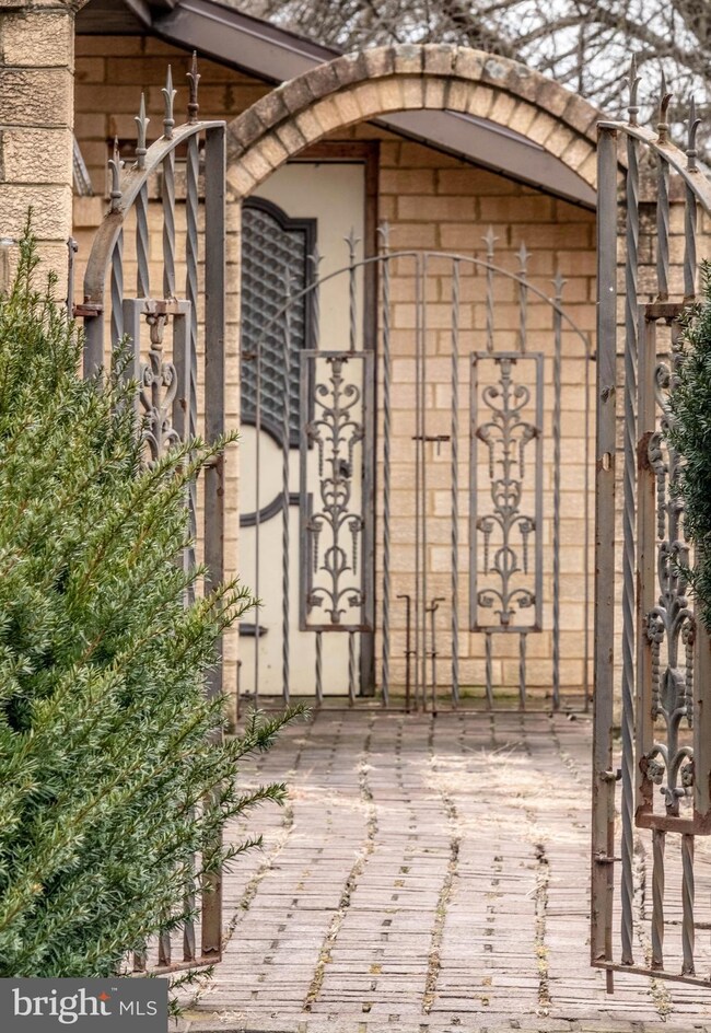 273 Henshaw Rd, Bunker Hill, WV 25413 - photo 3