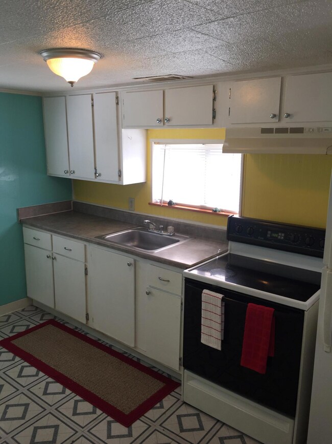 1642 Elmore Ave, Columbus, OH 43224 - photo 3